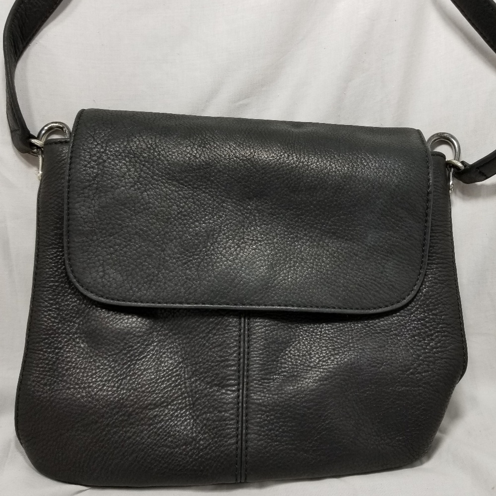A9,718 Fossil Shoulder Bag Leather Black - Picture 2 of 5